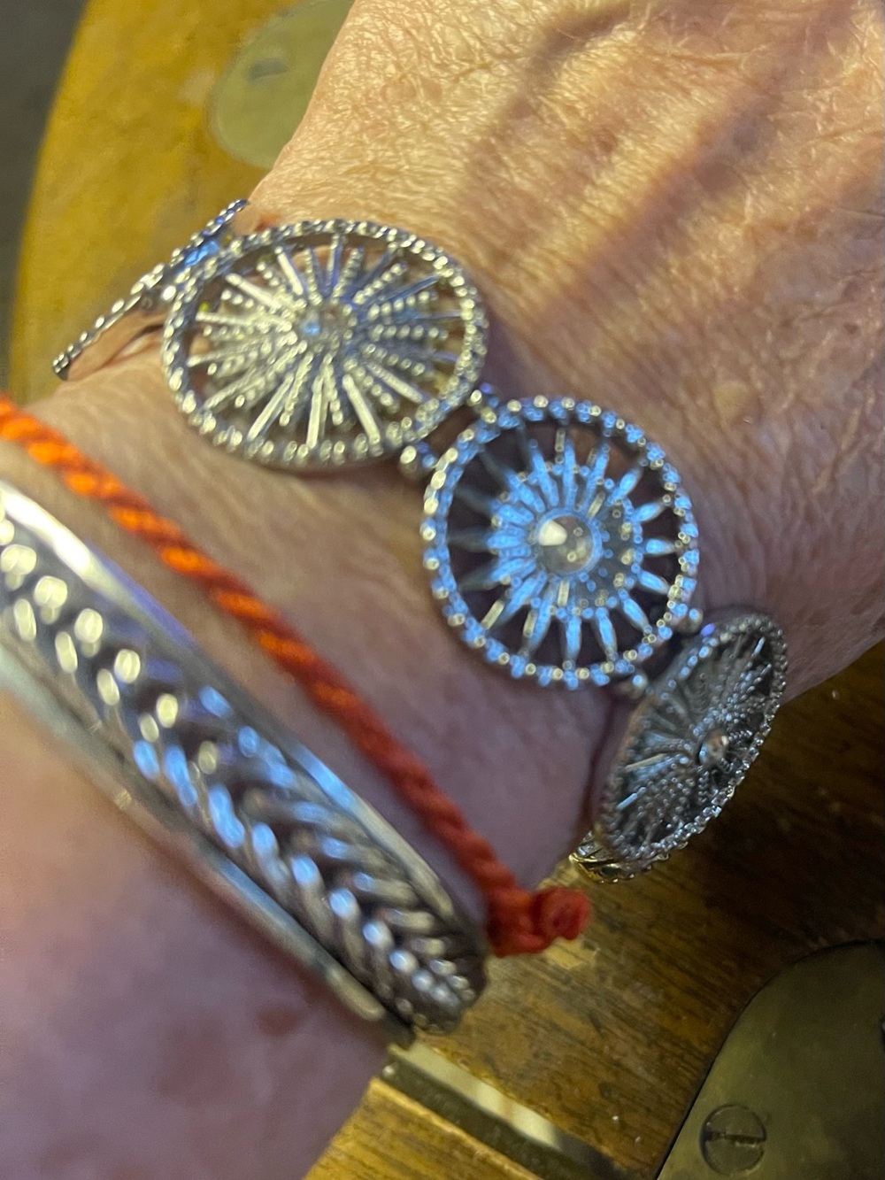 Concho Style Stretch Bracelet Fligree Links Radial Sunburst Western Cowgirl